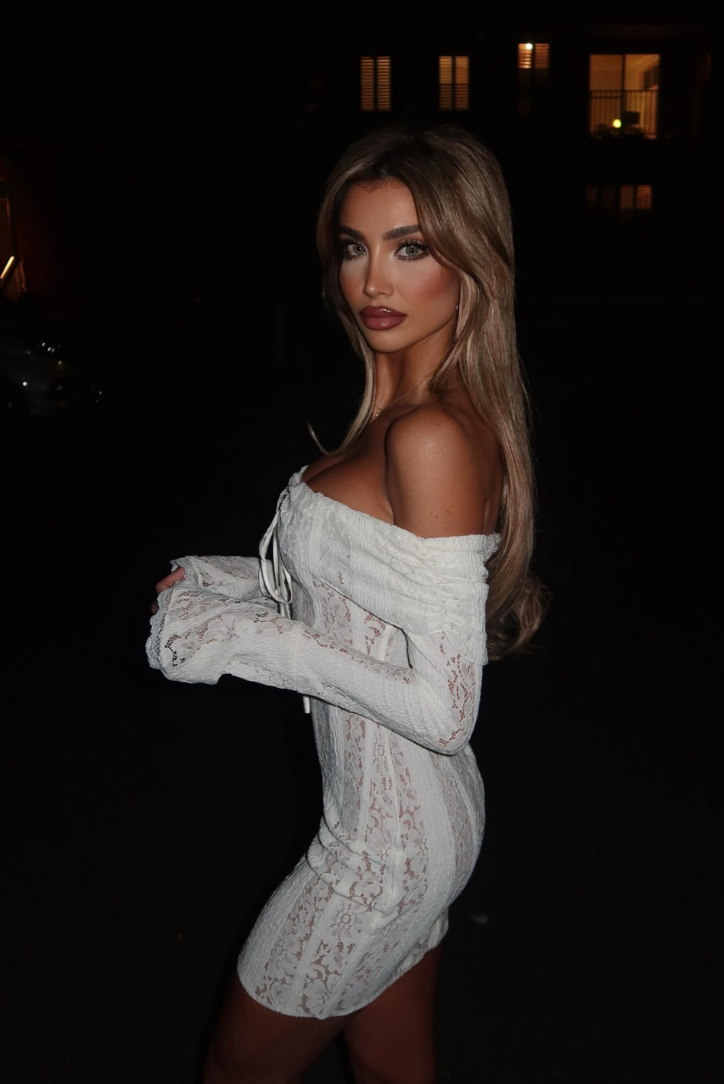 Сукня міні “Lace” з відкритими плечима - Зображення 2