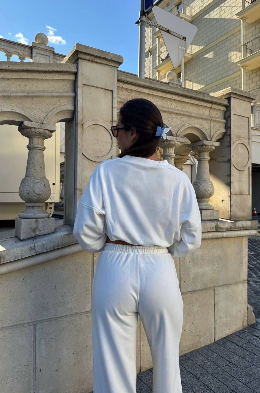 Спортивний костюм “Medea” з укороченою кофтою та широкими штанами - Зображення 4