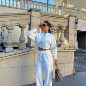 Спортивний костюм “Medea” з укороченою кофтою та широкими штанами