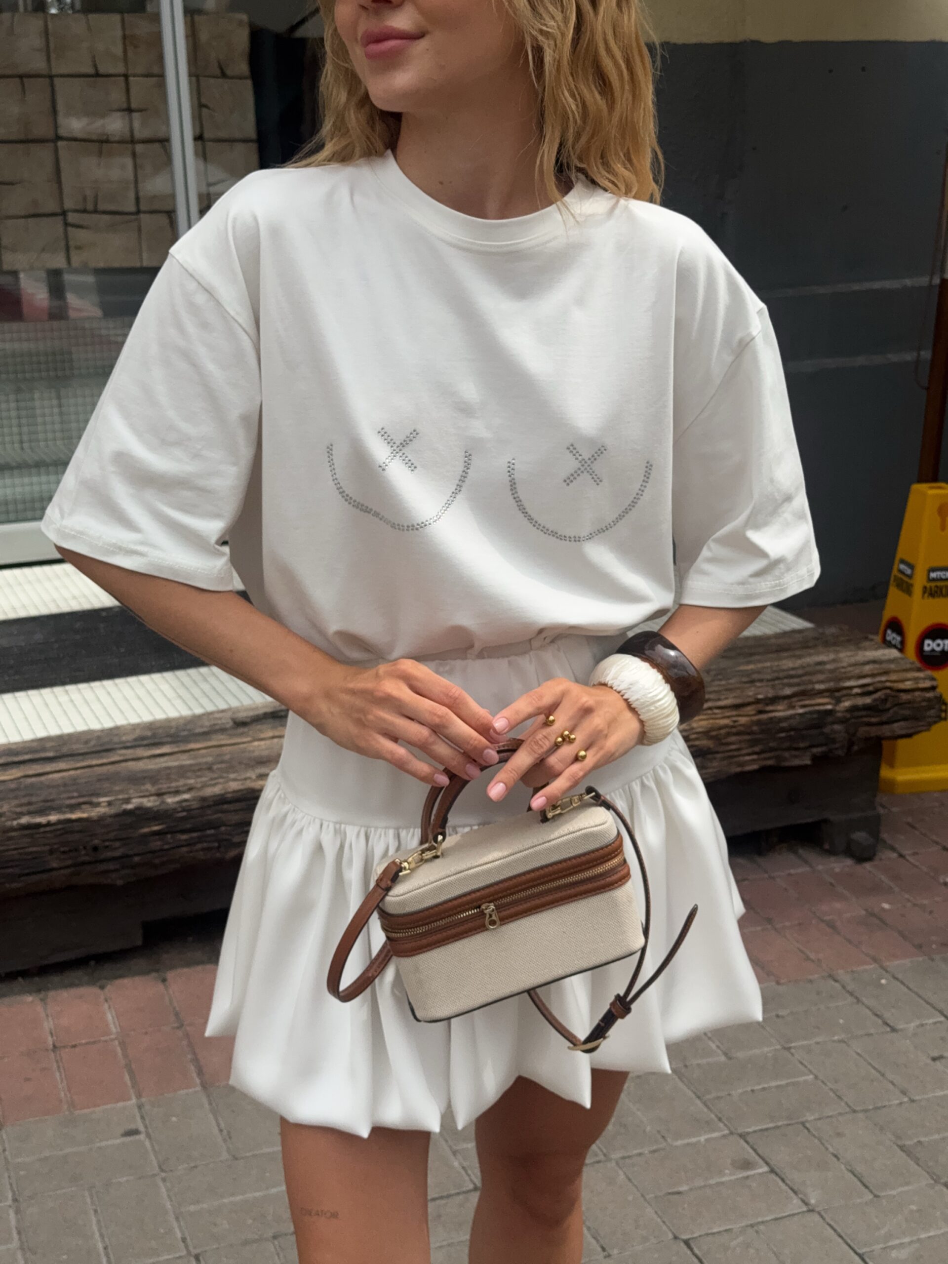 Футболка з кристалами “Nudella”