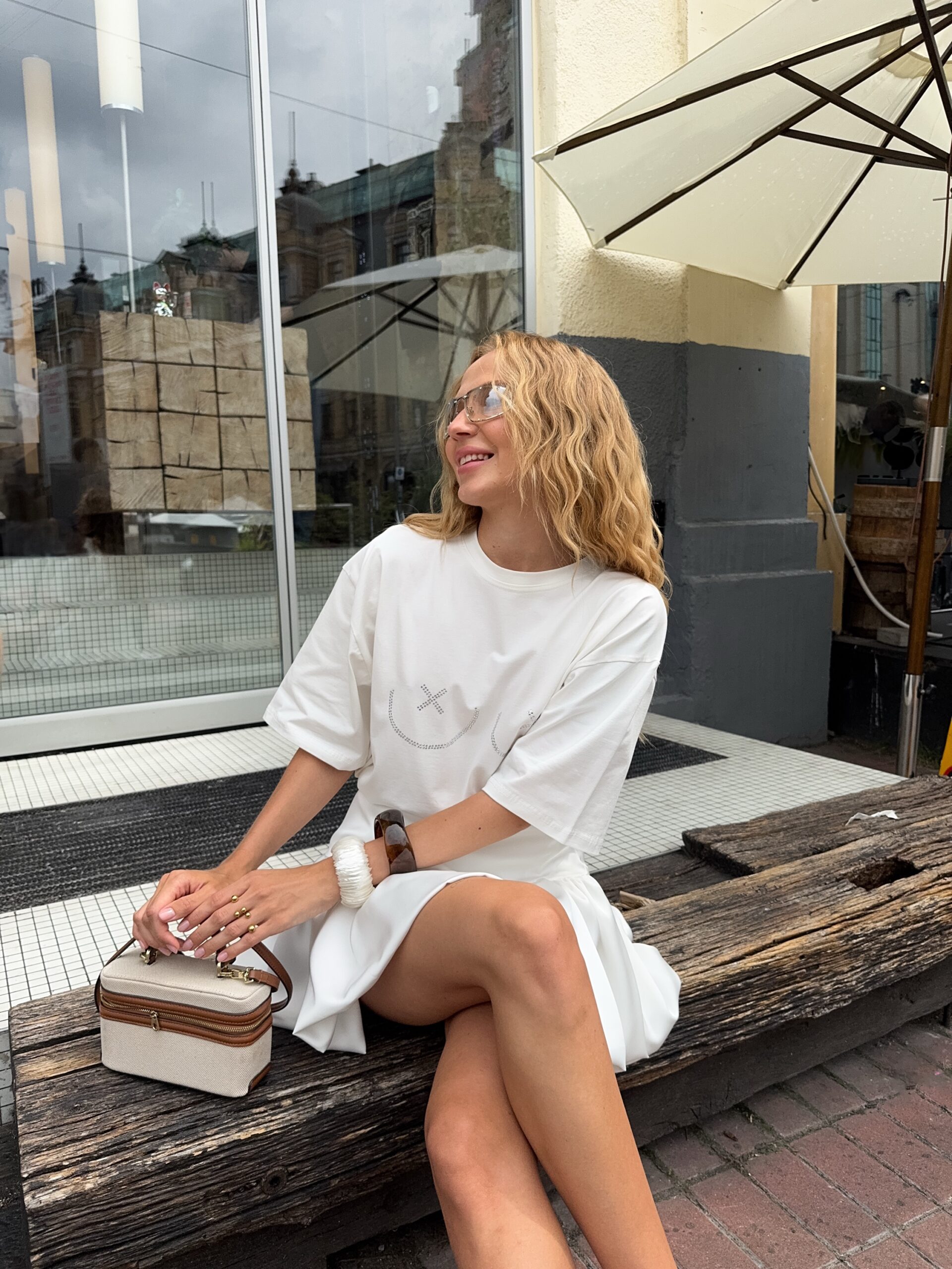 Футболка з кристалами “Nudella” - Зображення 2