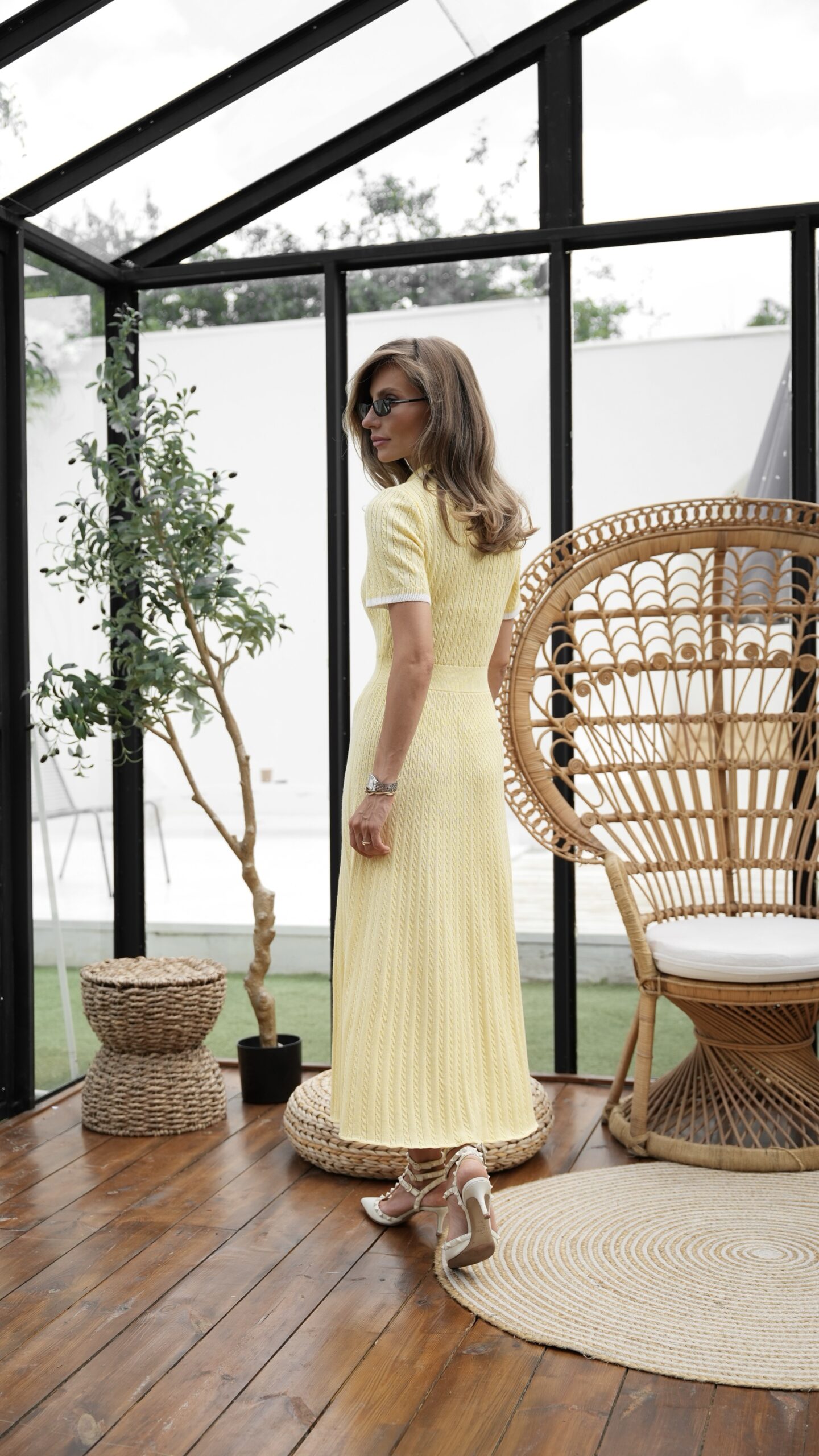 Трикотажна сукня-міді “Aria” з коміром-поло - Зображення 12