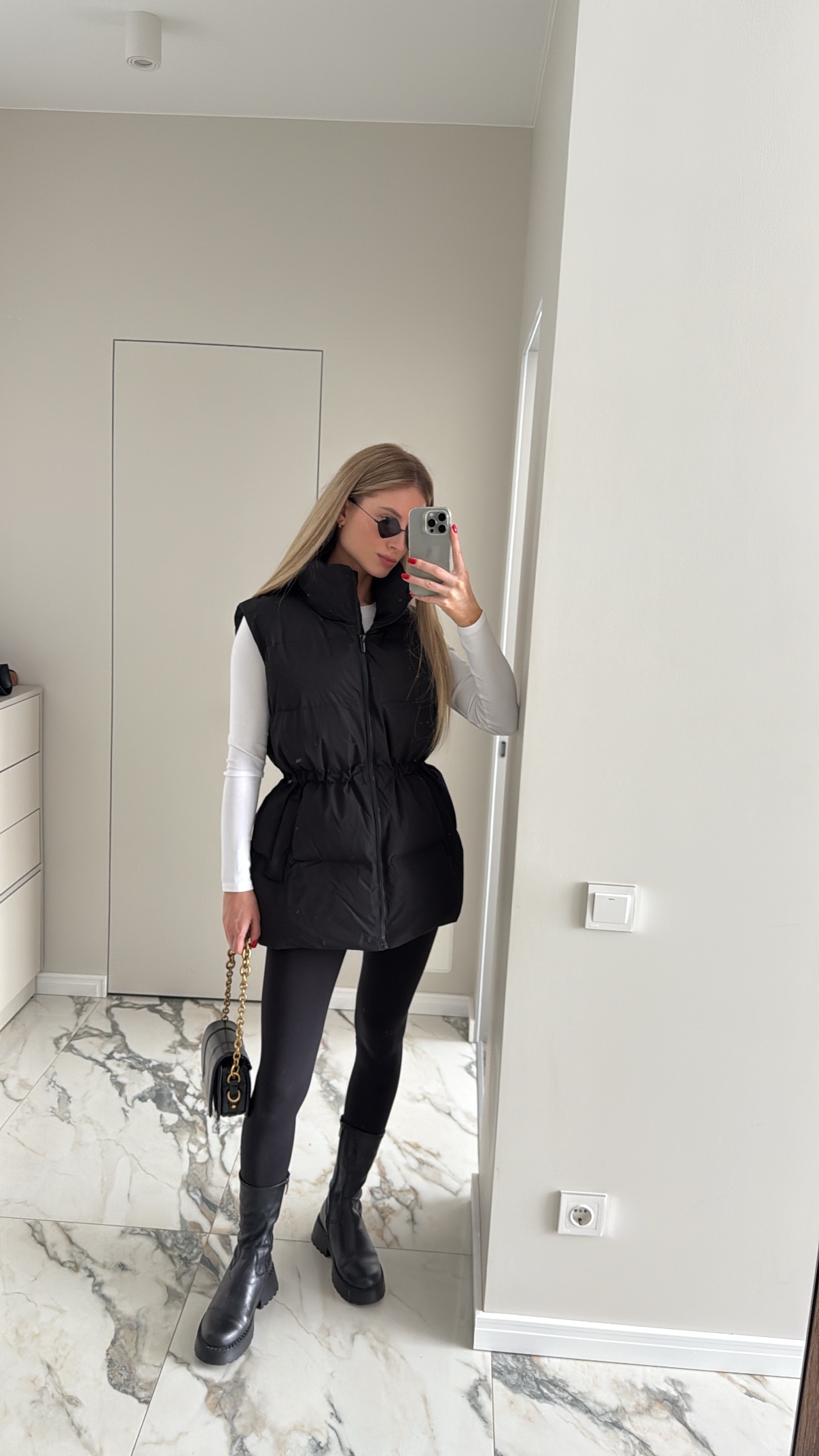 Подовжений жилет “Moana” на кулісці - Зображення 12