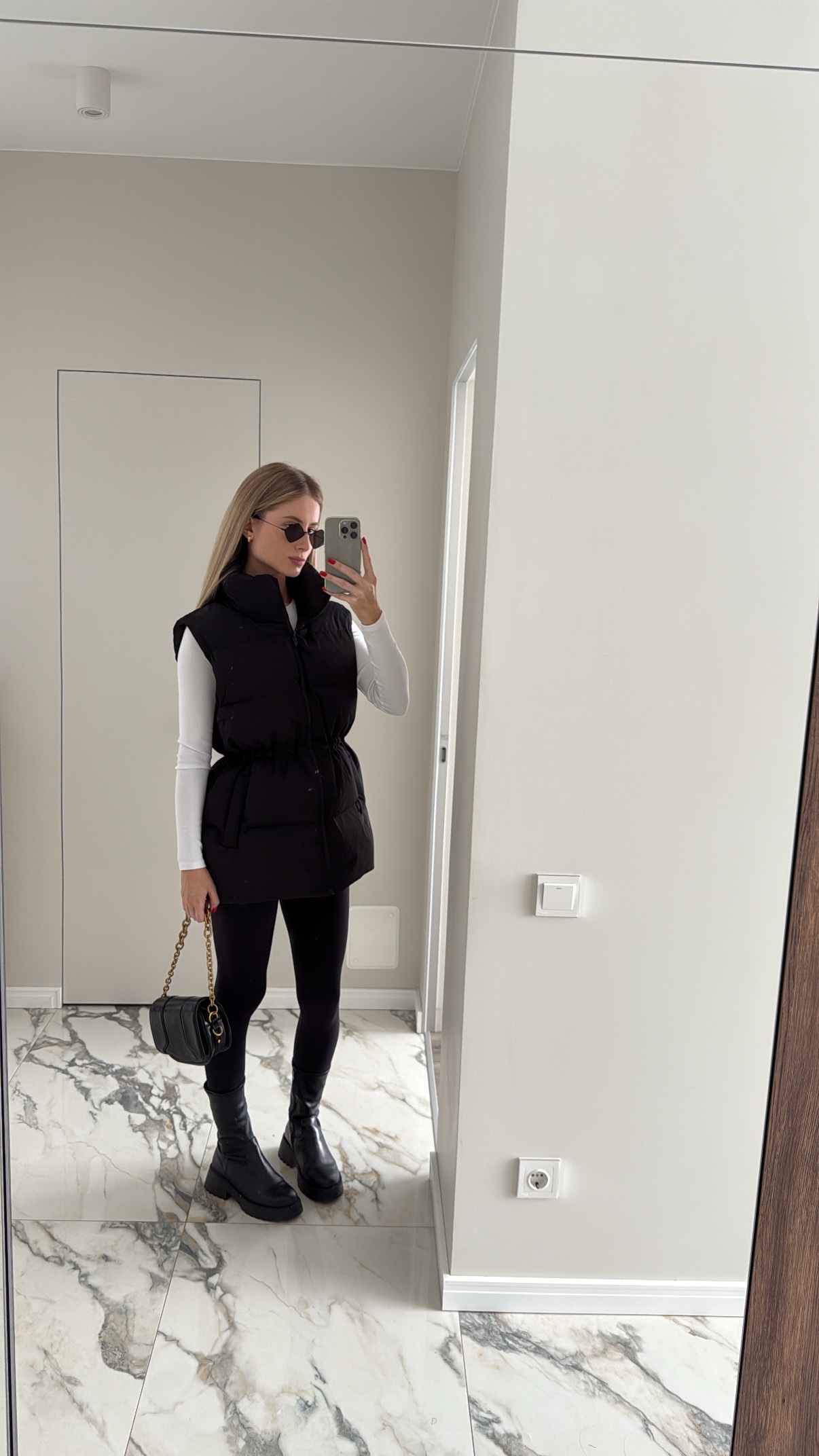 Подовжений жилет “Moana” на кулісці - Зображення 13