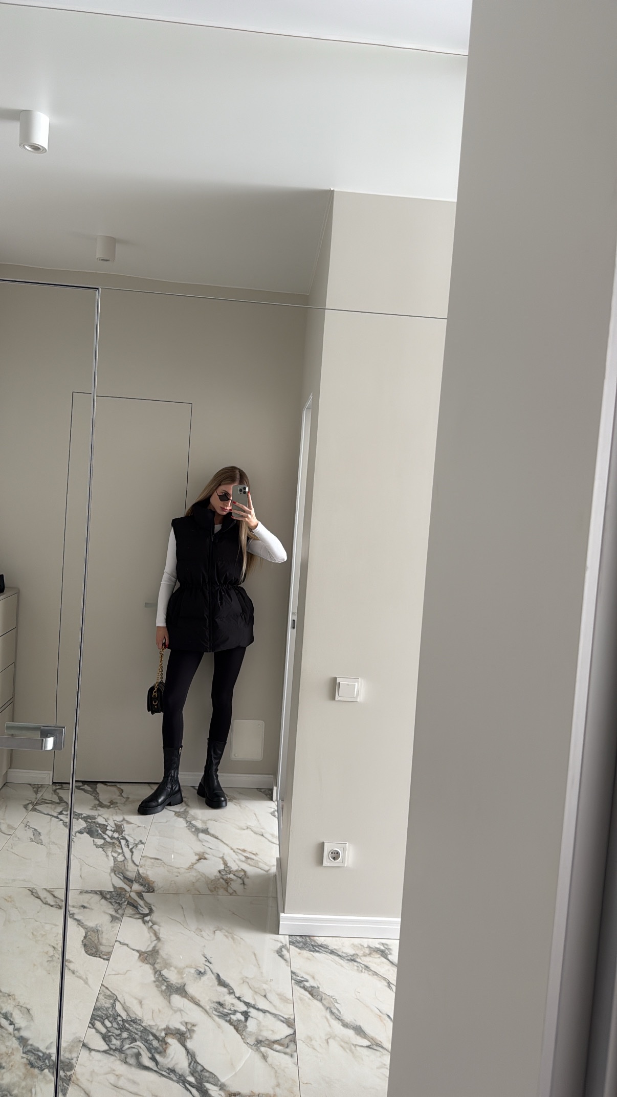 Подовжений жилет “Moana” на кулісці - Зображення 15