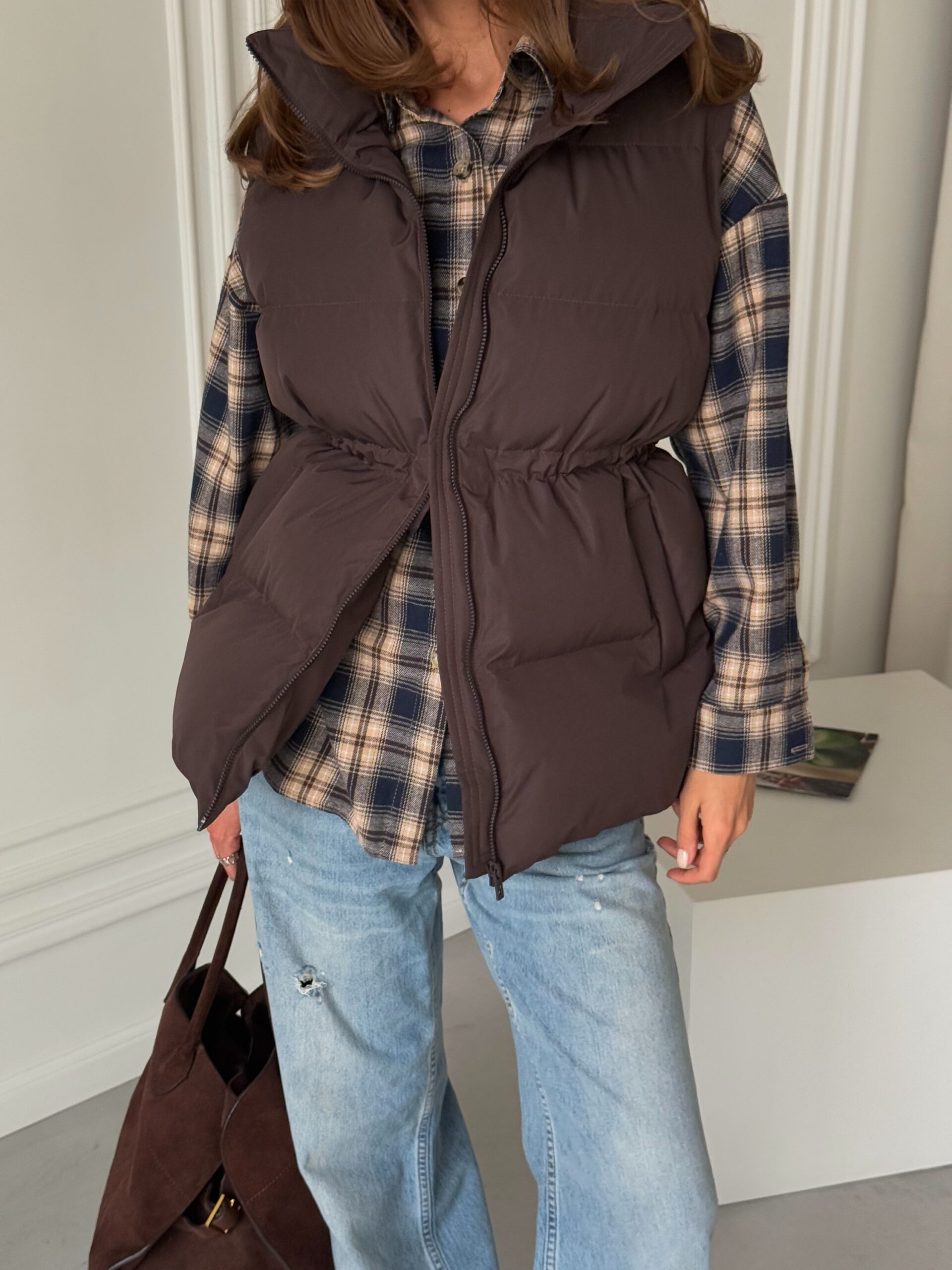 Подовжений жилет “Moana” на кулісці - Зображення 5