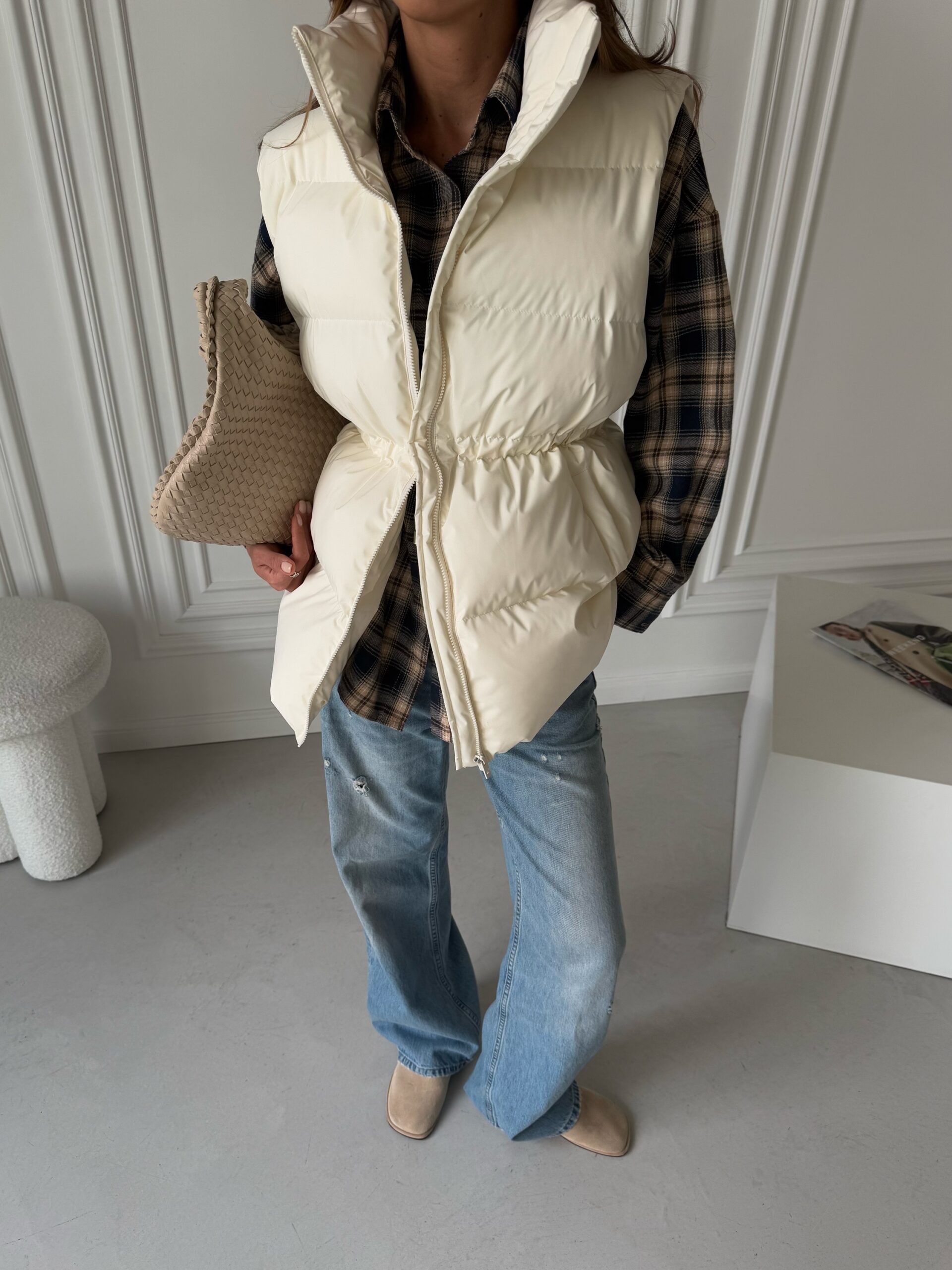 Подовжений жилет “Moana” на кулісці - Зображення 9