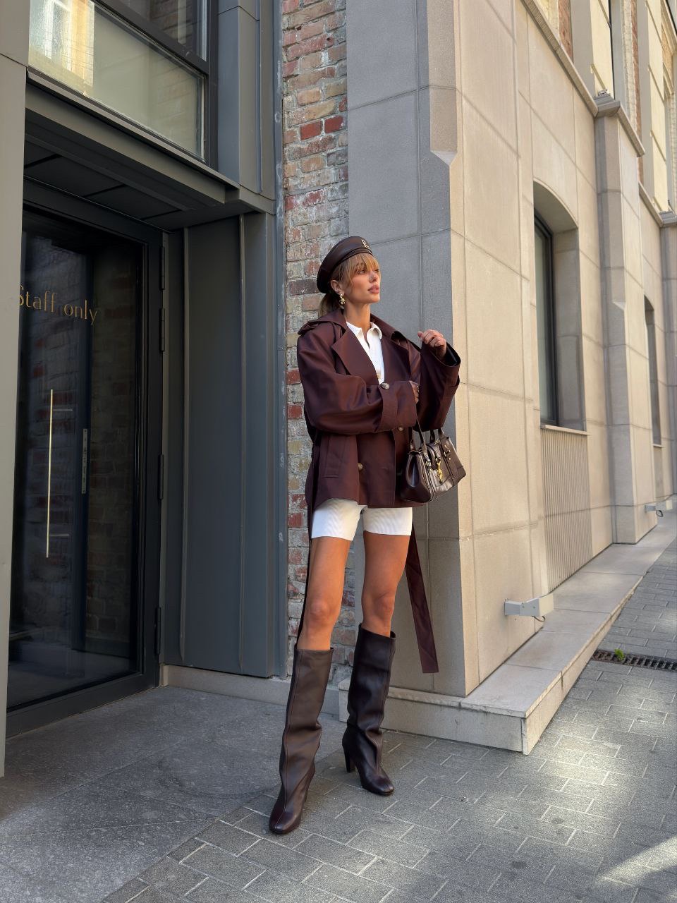 Укорочений тренч “Kimmi” з кишенями - Зображення 6