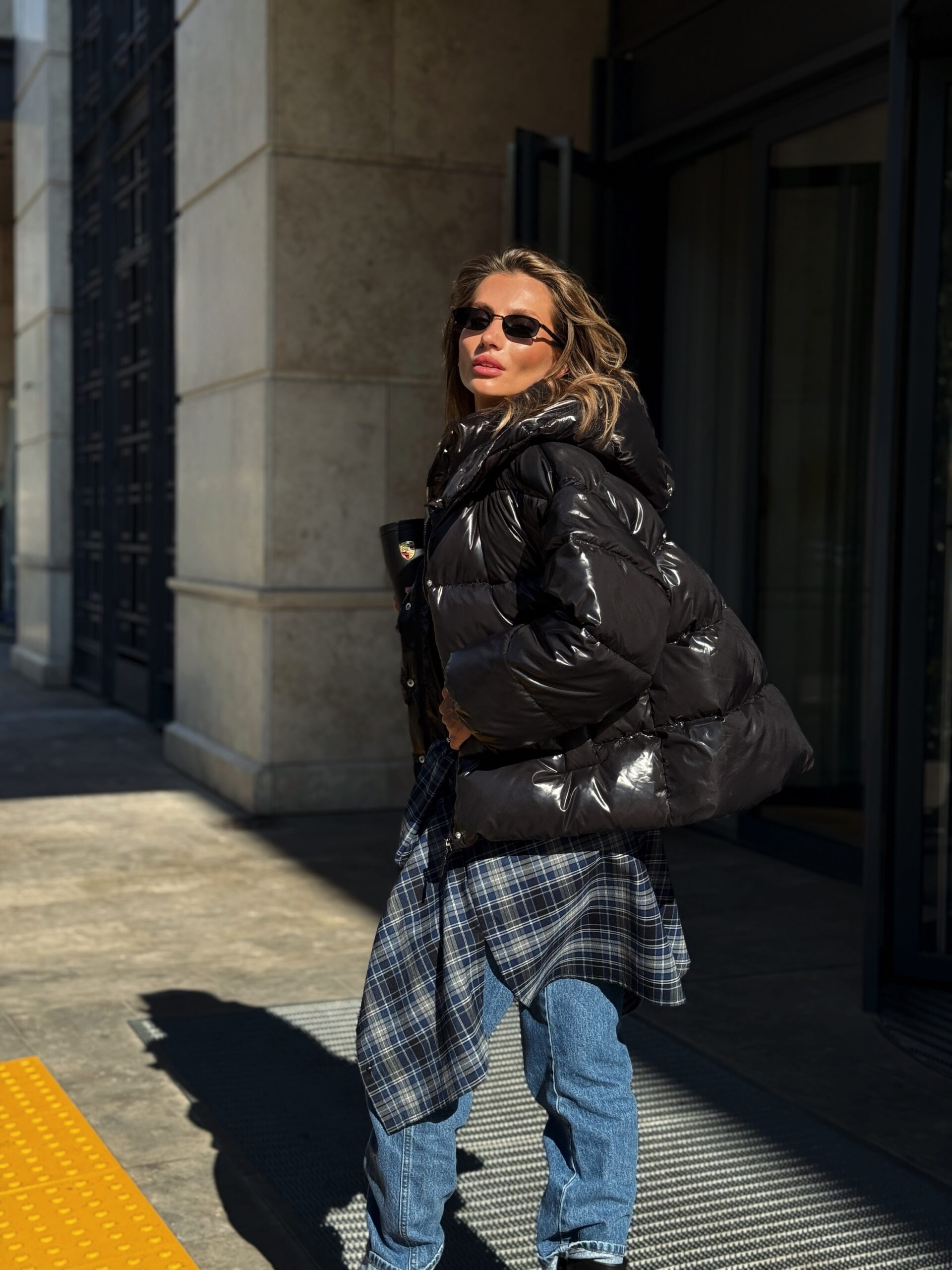 Глянцевий пуховик “Donna” з еко-лебяжого пуху - Зображення 2