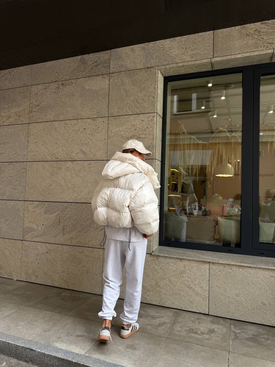 Глянцевий пуфер-трансформер “Beatrice” з еко-пуху - Зображення 4