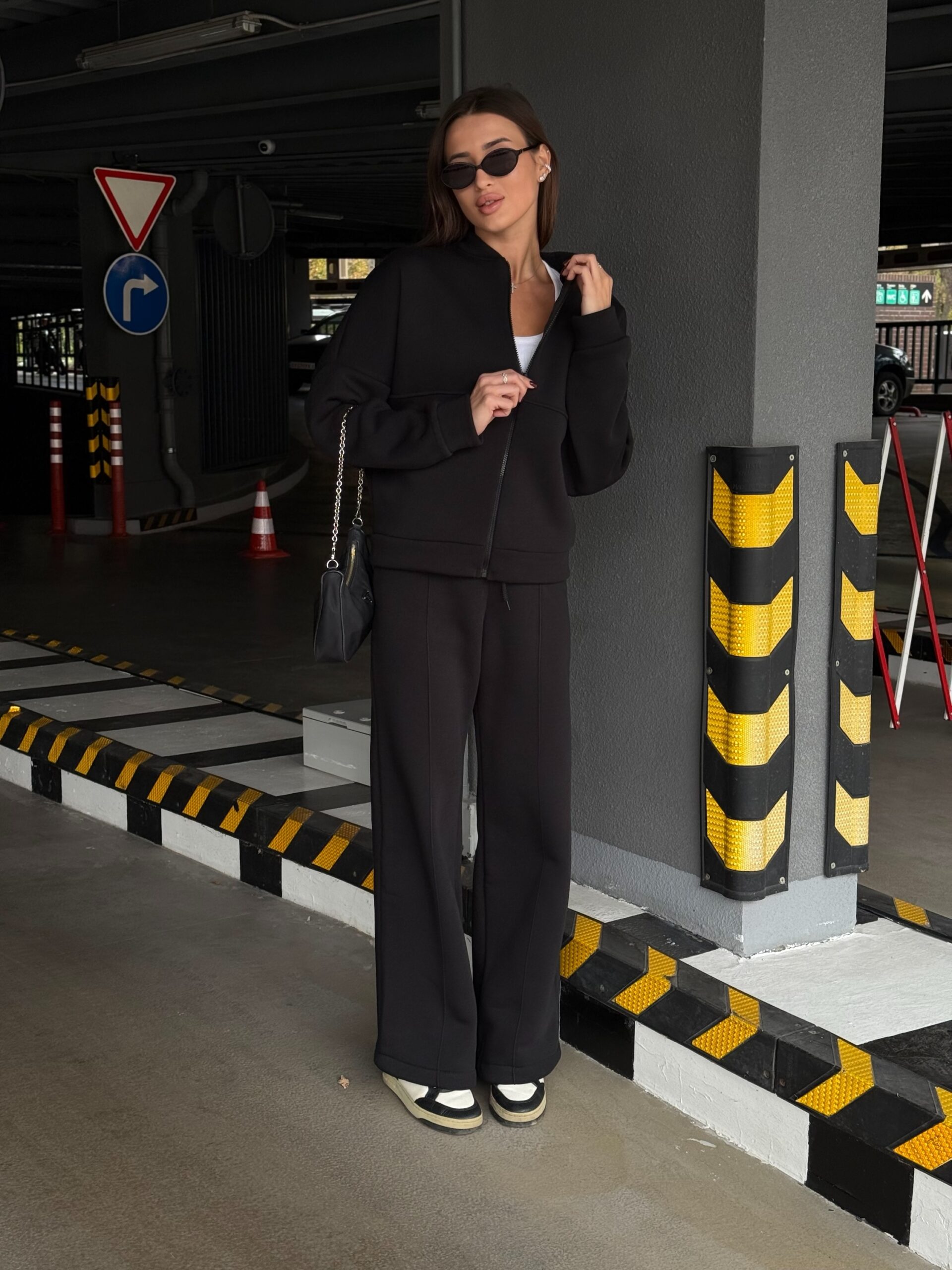 Костюм на флісі “Black” з палаццо - Зображення 2