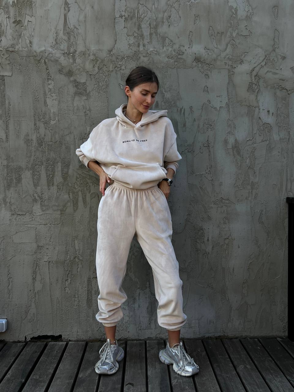 Велюровий костюм ”Free” з худі та джогерами - Зображення 9