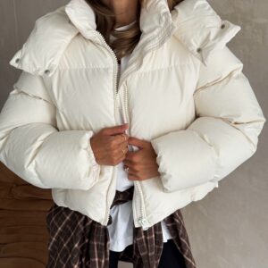 Матовий пуфер “Milk” з капюшоном